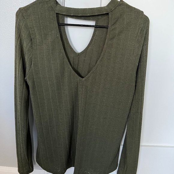 BKE Cut Out Ribbed V-Back Top - Picture 4 of 7